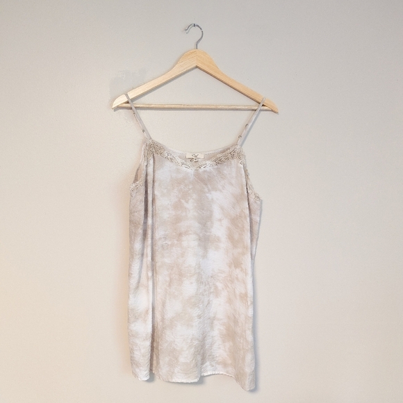 Easel NWOT Beige Lace Camisole - Picture 1 of 3